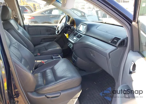 2005 Honda Odyssey Touring z USA, uszkodzony, nr VIN 5FNRL38855B075795